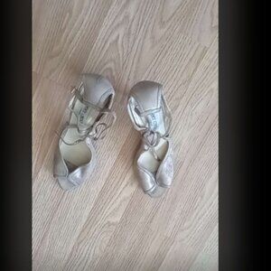 Jimmy Choo Women's Shimmery Peep Toe Heels Sz 38.5